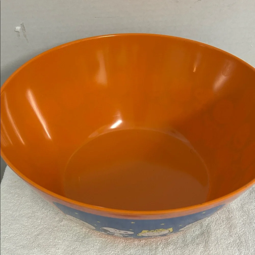 Peanuts Halloween Themed Bowl Candy Nowl Hard Plastic 11 3/4 Wide - Picture 2 of 3